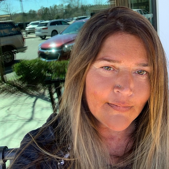 COPY - Meet your Posher, Emily - Picture 1 of 1